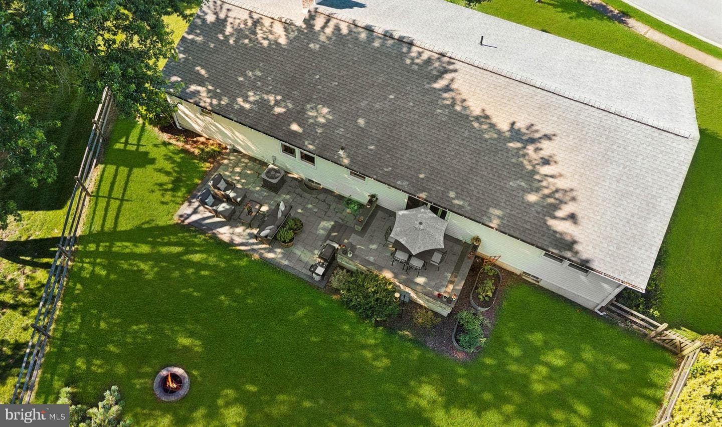 2405 Burlwood Road photo 4