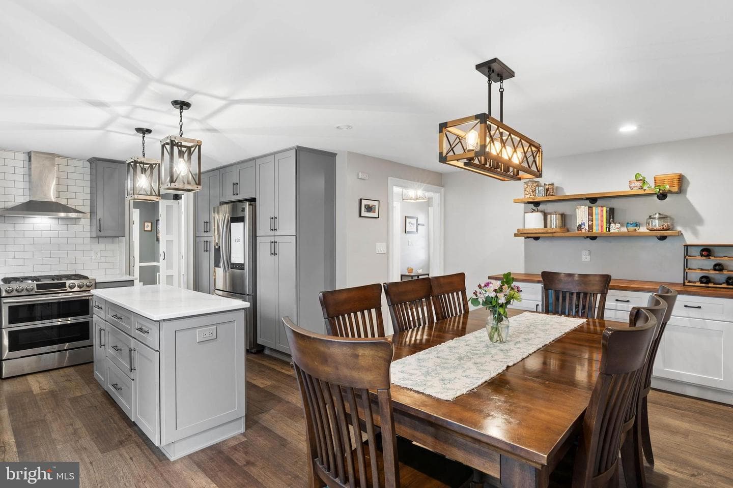 2405 Burlwood Road photo 8