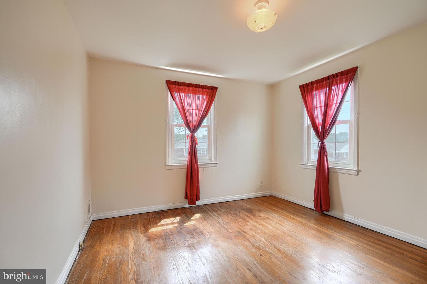 1806 Deveron Road photo 35