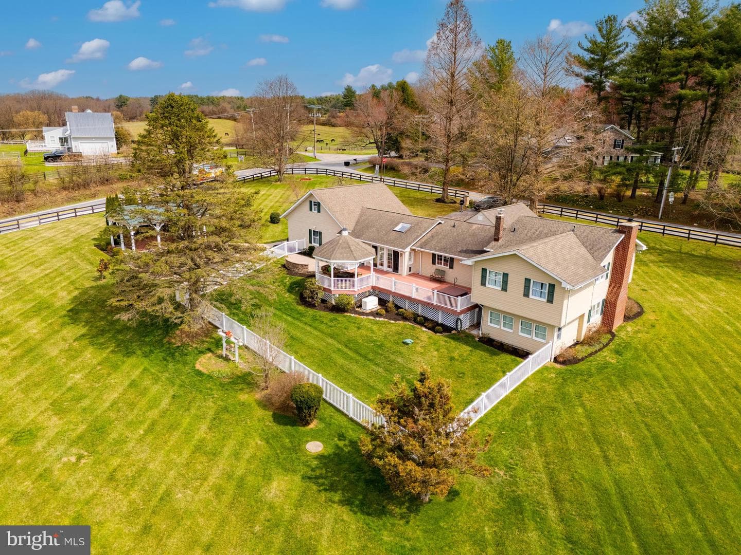 16104 Carroll Rd photo 4