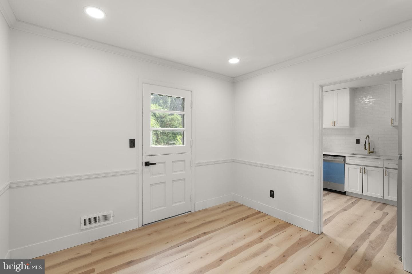 577 Brook Road photo 9