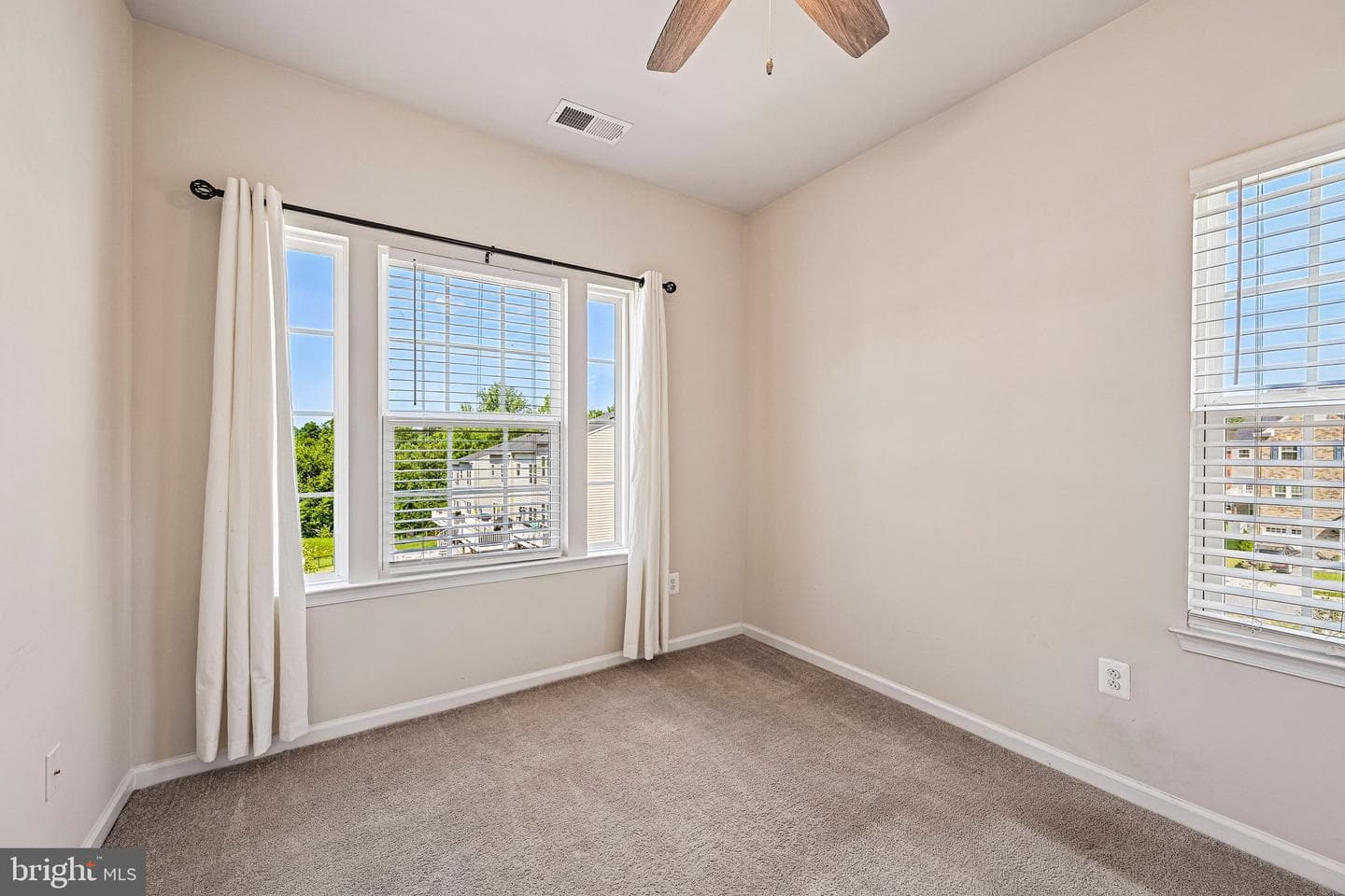 1 Gates Park Court photo 31