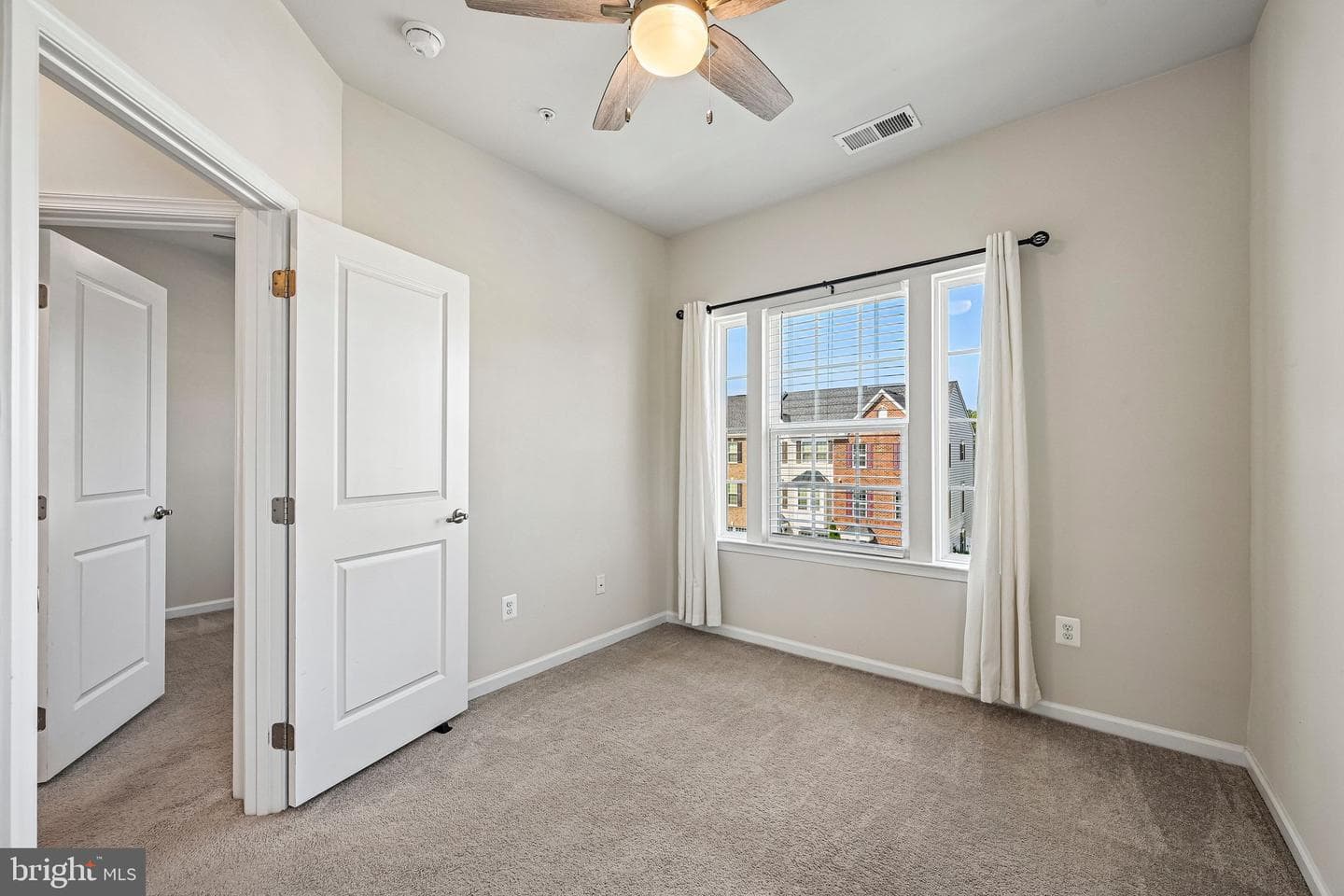 1 Gates Park Court photo 32
