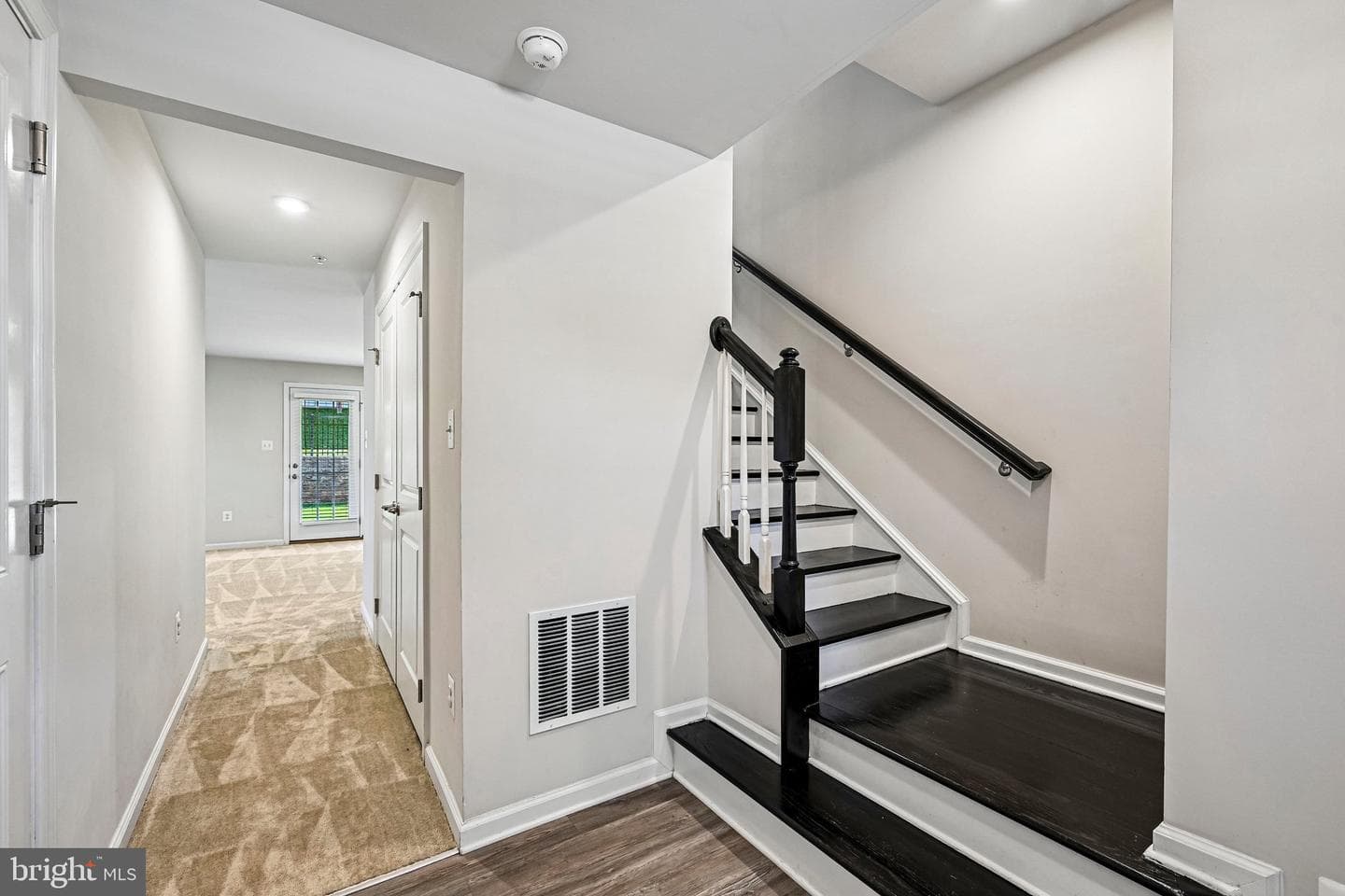 1 Gates Park Court photo 6