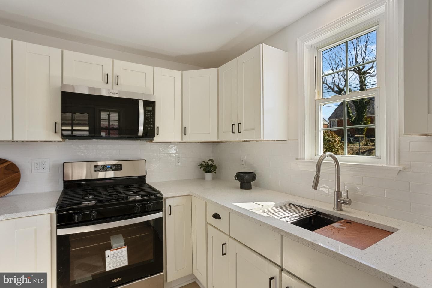 1817 Hanford Road photo 3