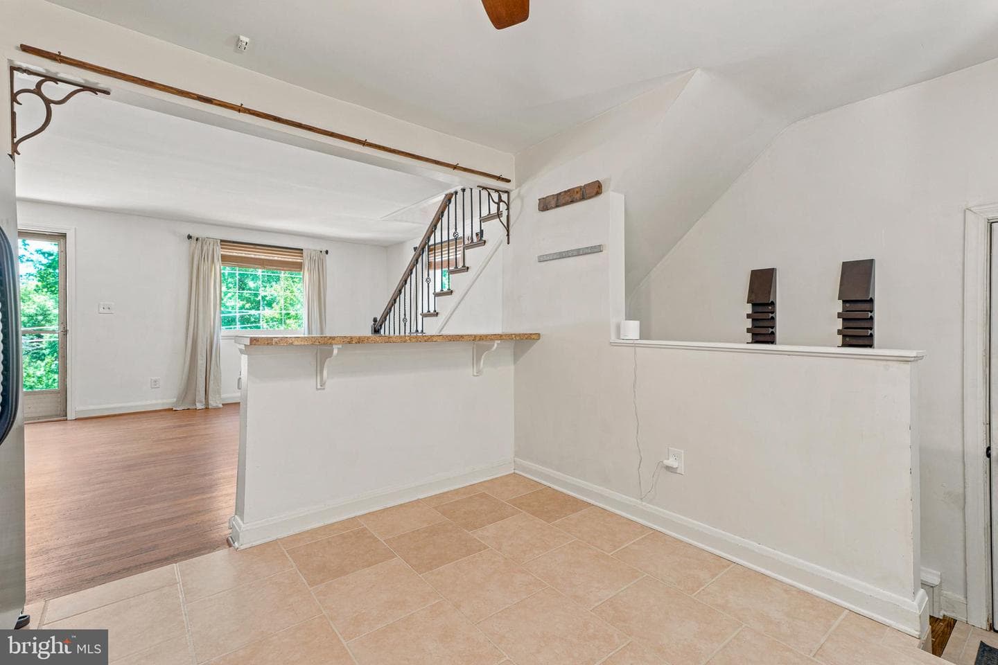 9945 Hilltop Drive photo 14
