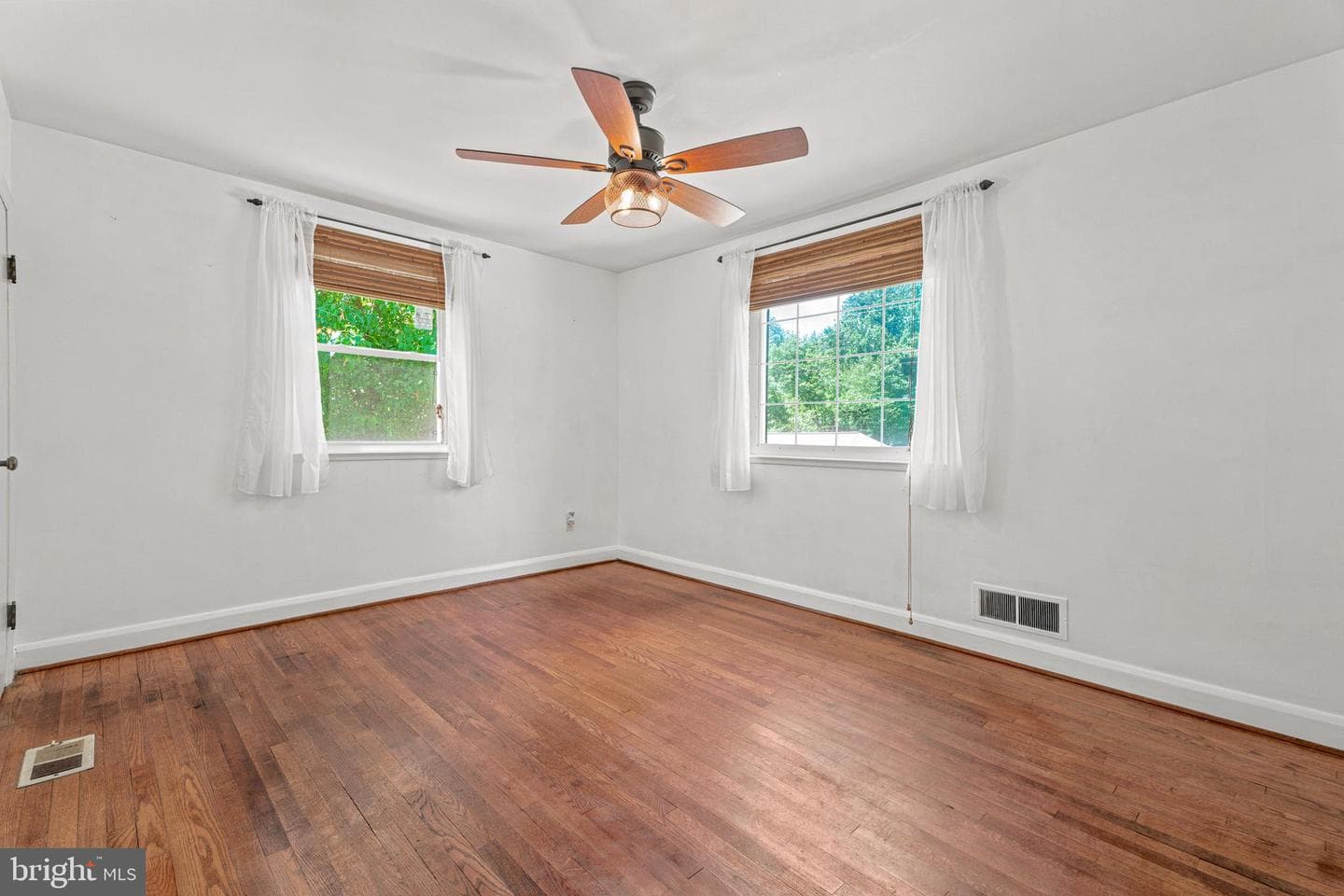 9945 Hilltop Drive photo 17