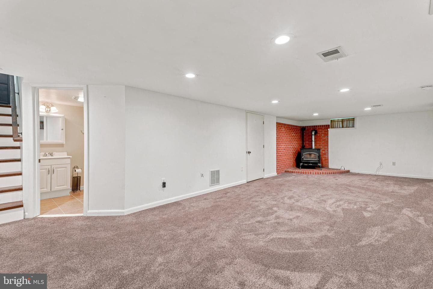 9945 Hilltop Drive photo 33