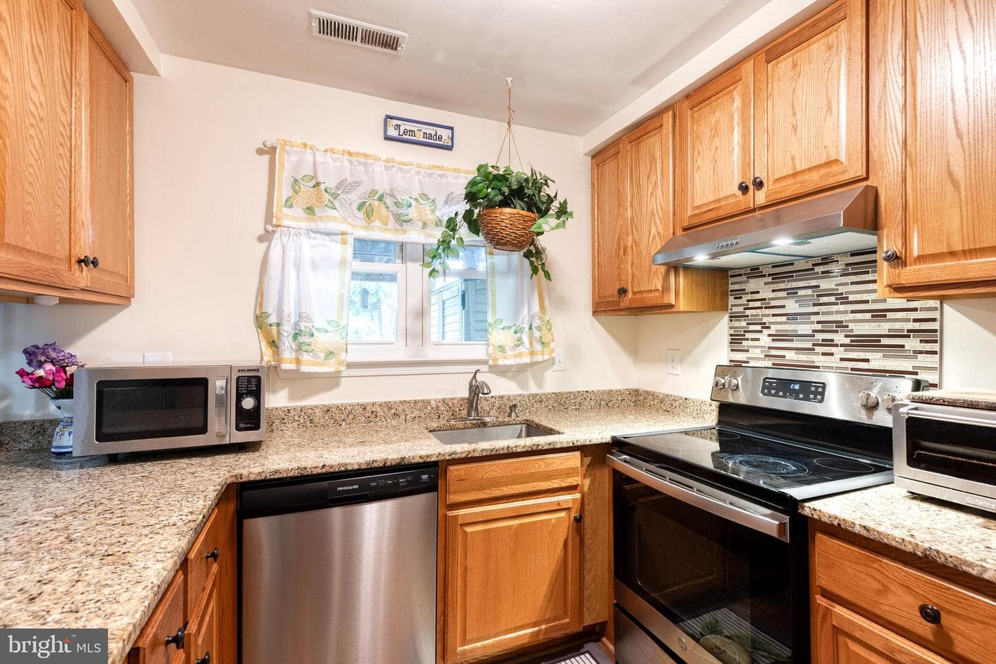 8626 Castlemill Circle photo 12