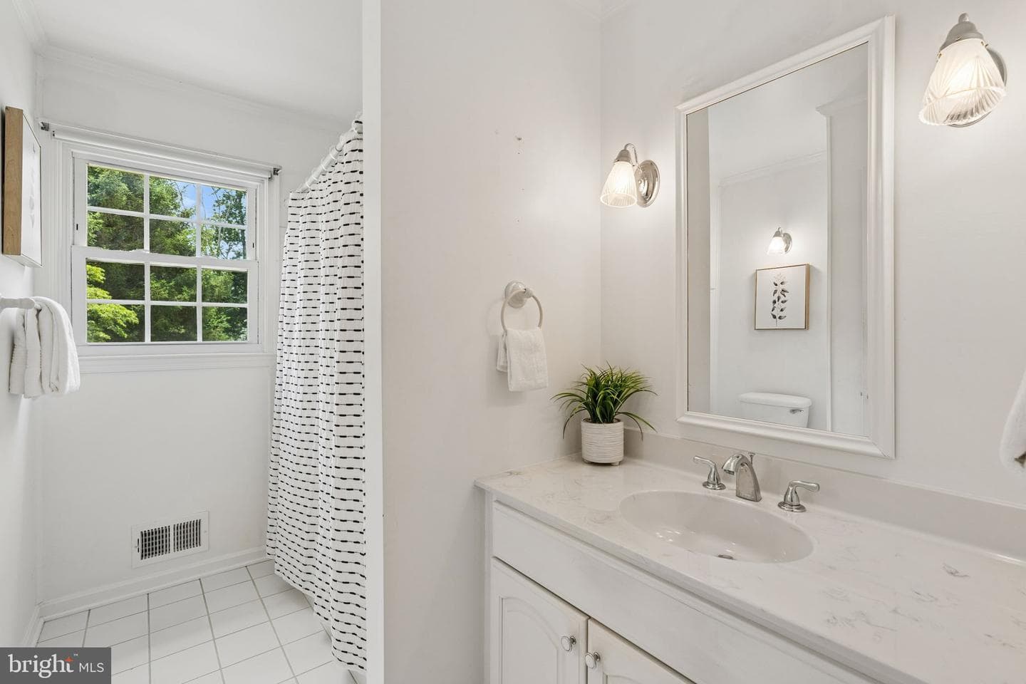 16010 Falls Road photo 18