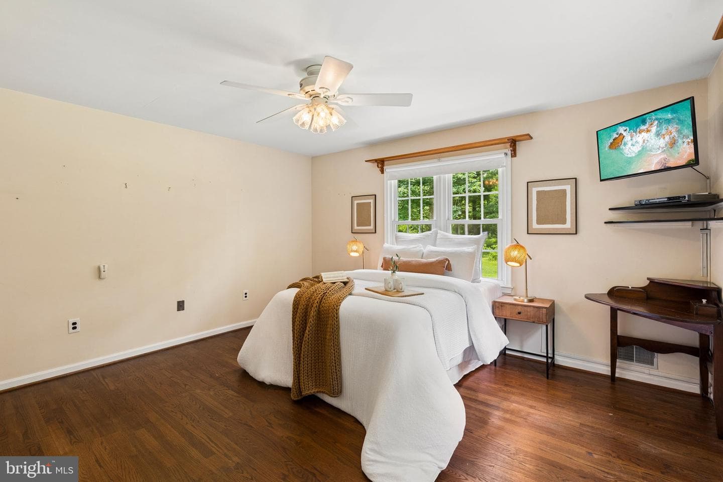 16010 Falls Road photo 24
