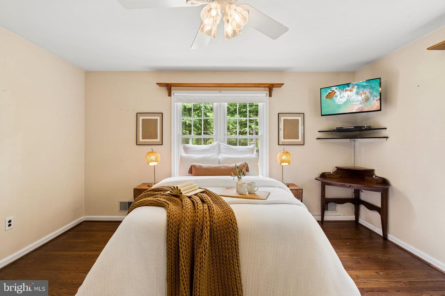 16010 Falls Road photo 25