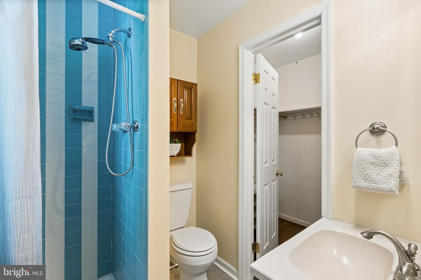 16010 Falls Road photo 28