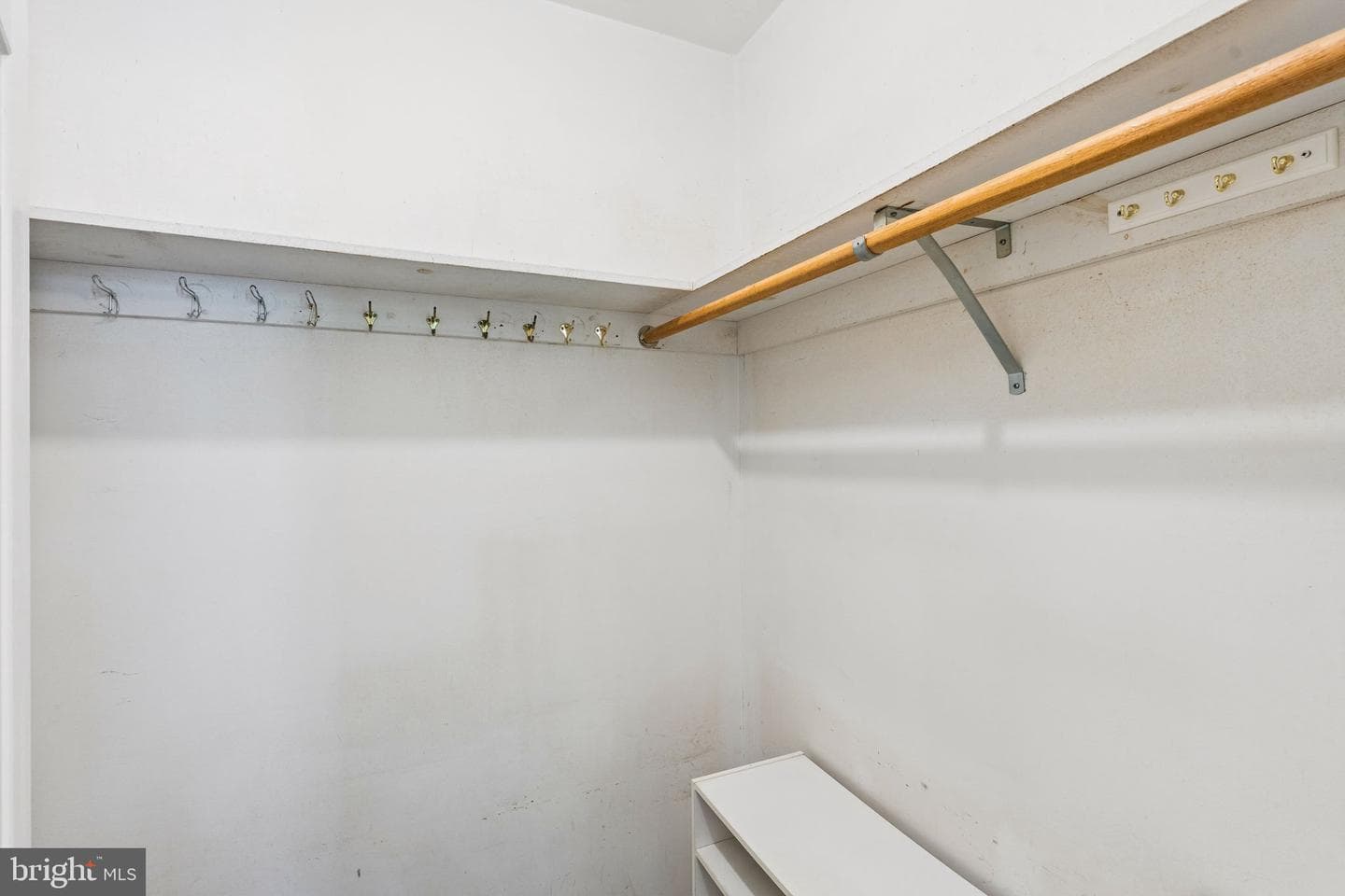 16010 Falls Road photo 32