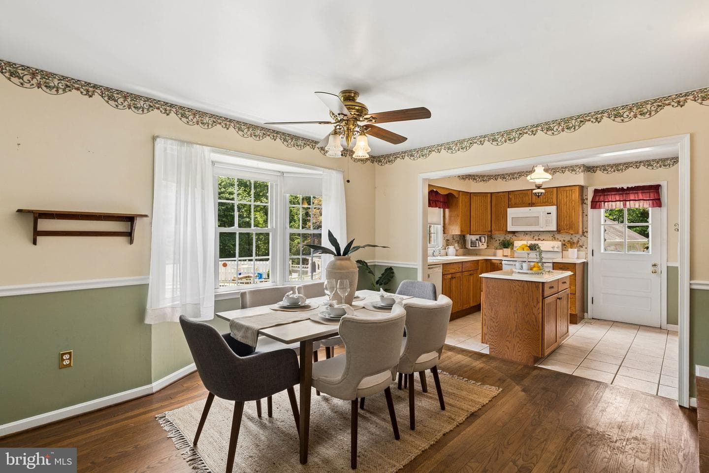 16010 Falls Road photo 33