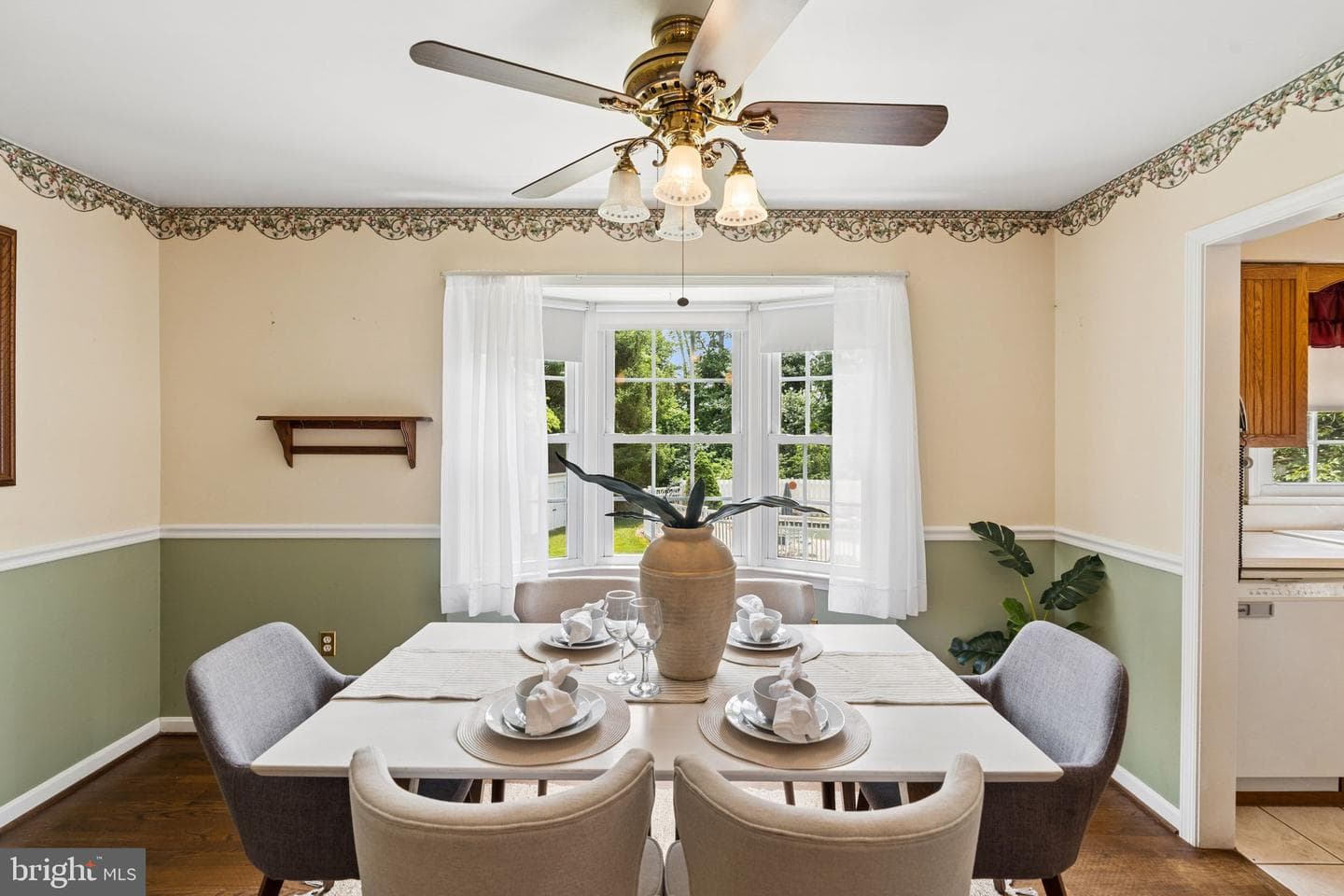 16010 Falls Road photo 37