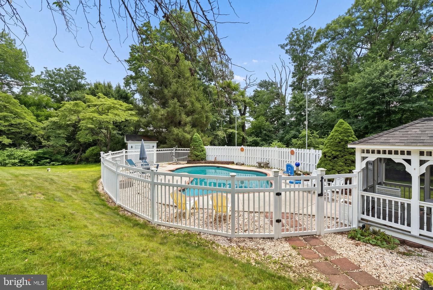 16010 Falls Road photo 73