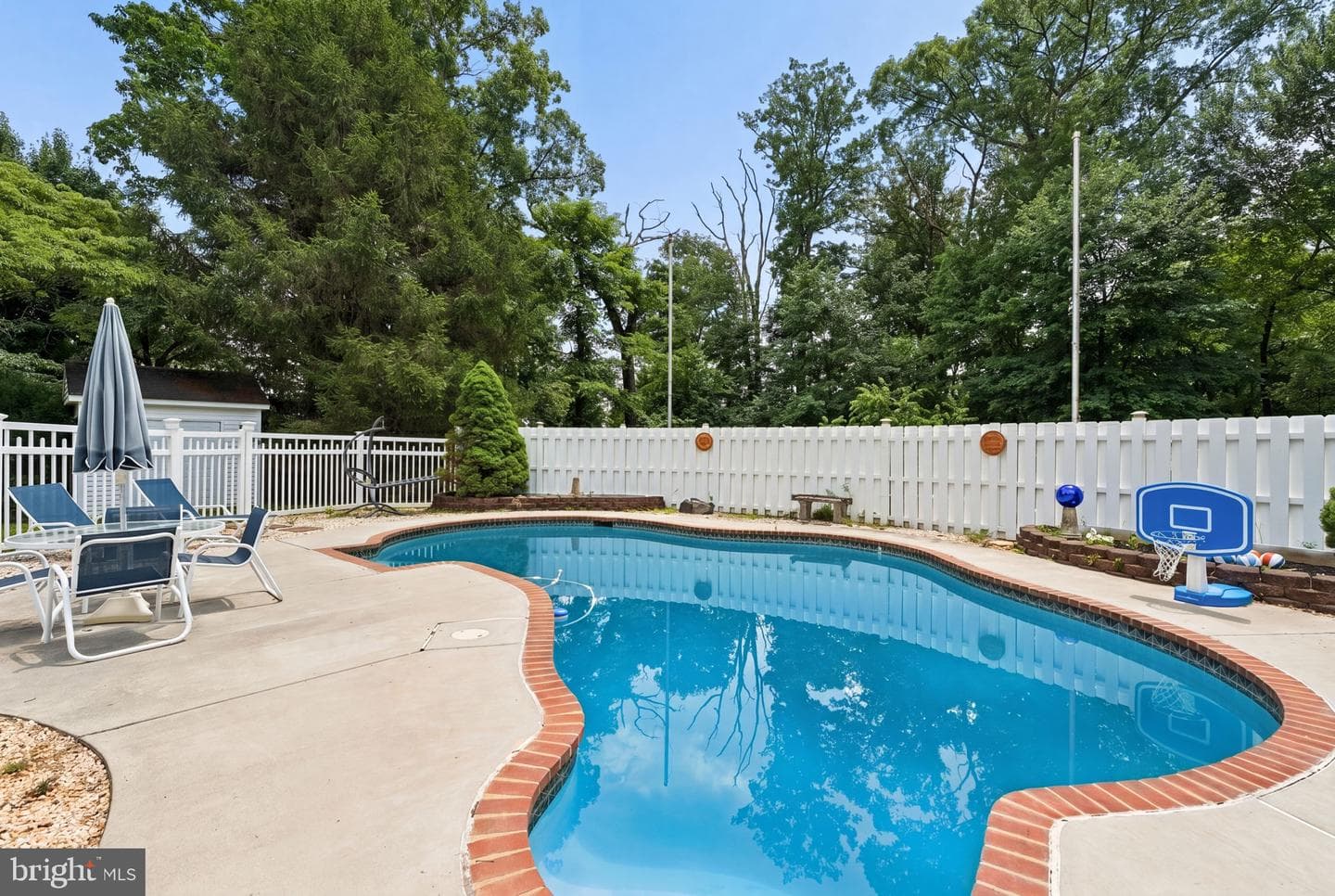 16010 Falls Road photo 78