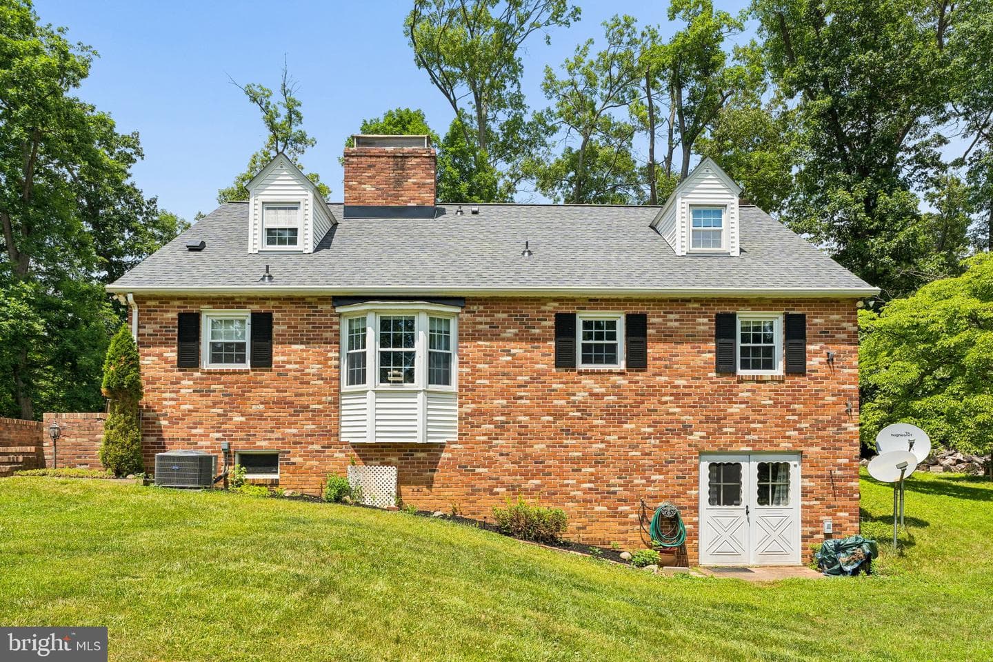 16010 Falls Road photo 86