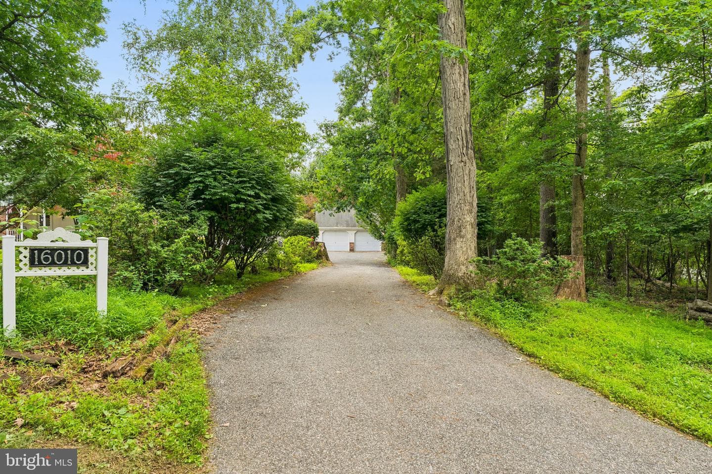 16010 Falls Road photo 88