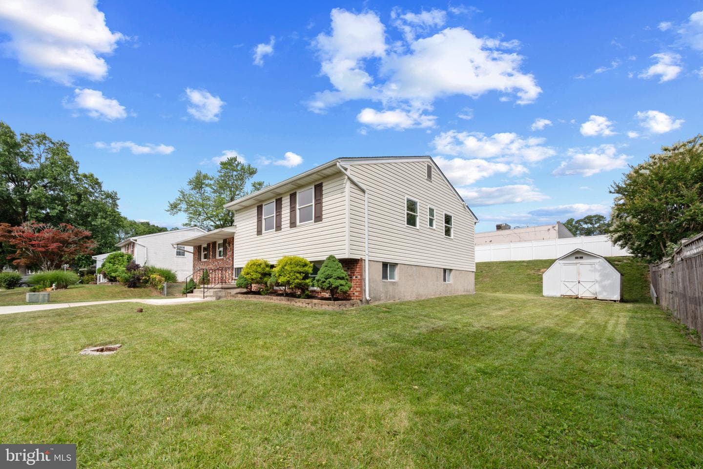 8606 Hickory Thicket Place photo 3