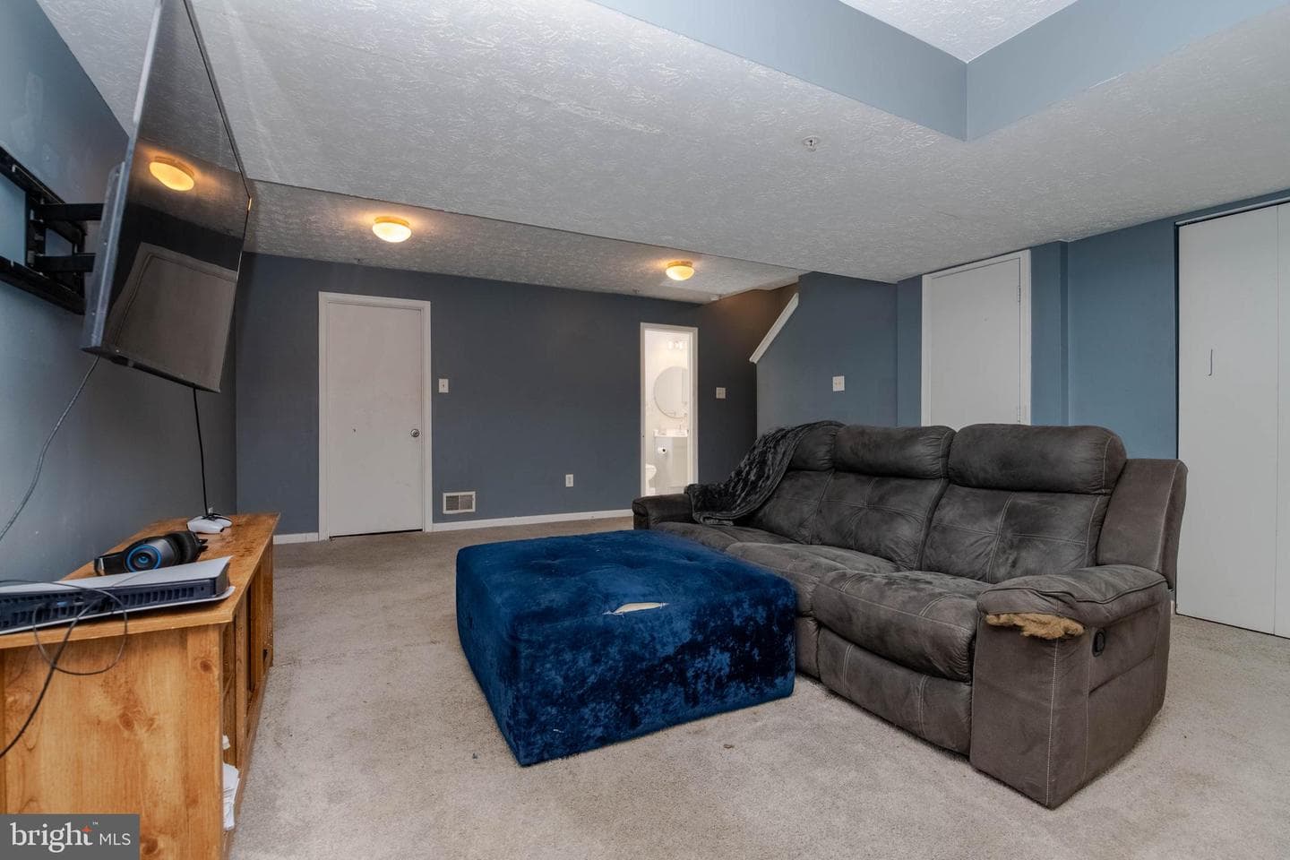 2021 Hackberry Road photo 27