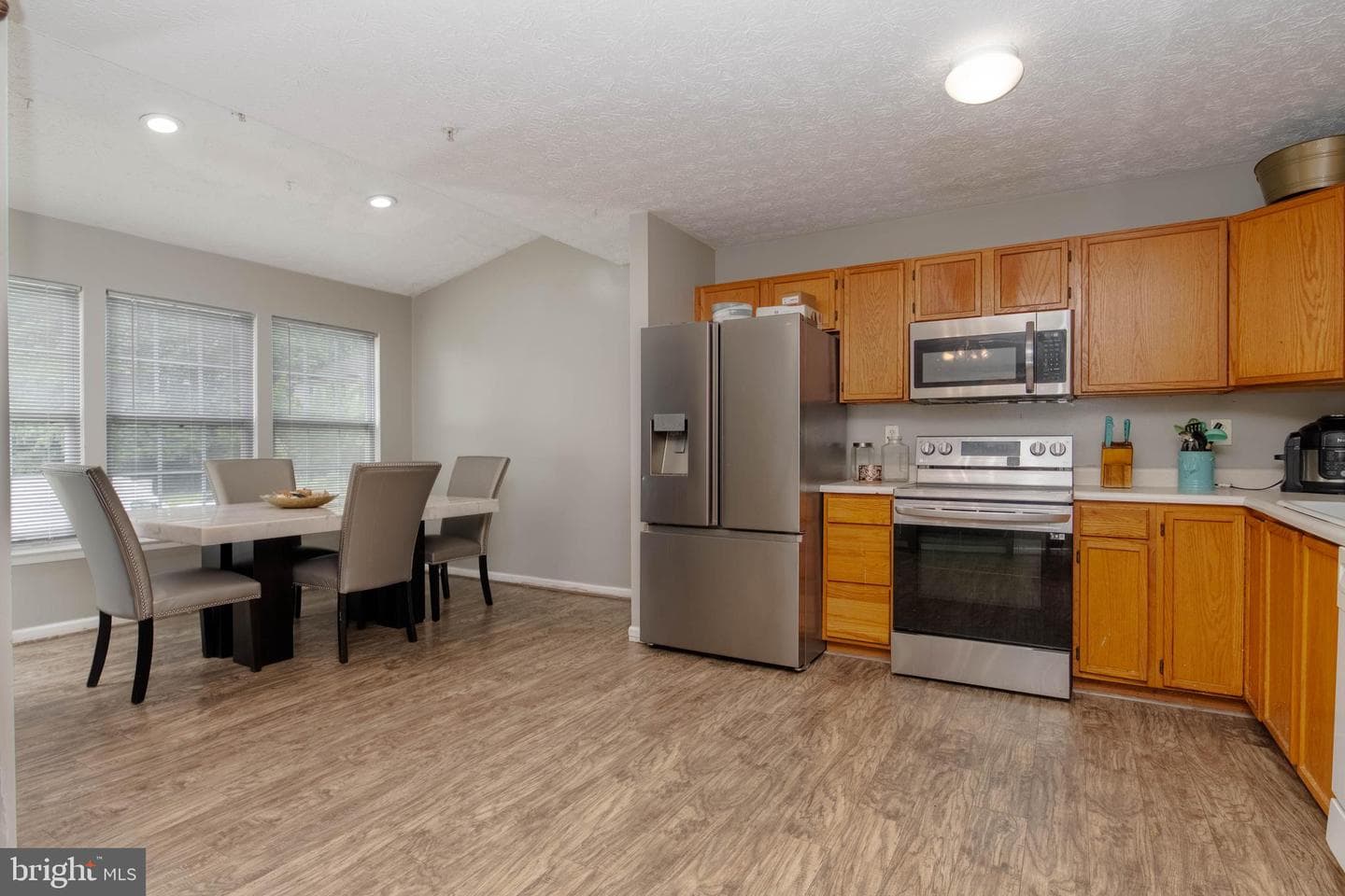2021 Hackberry Road photo 6