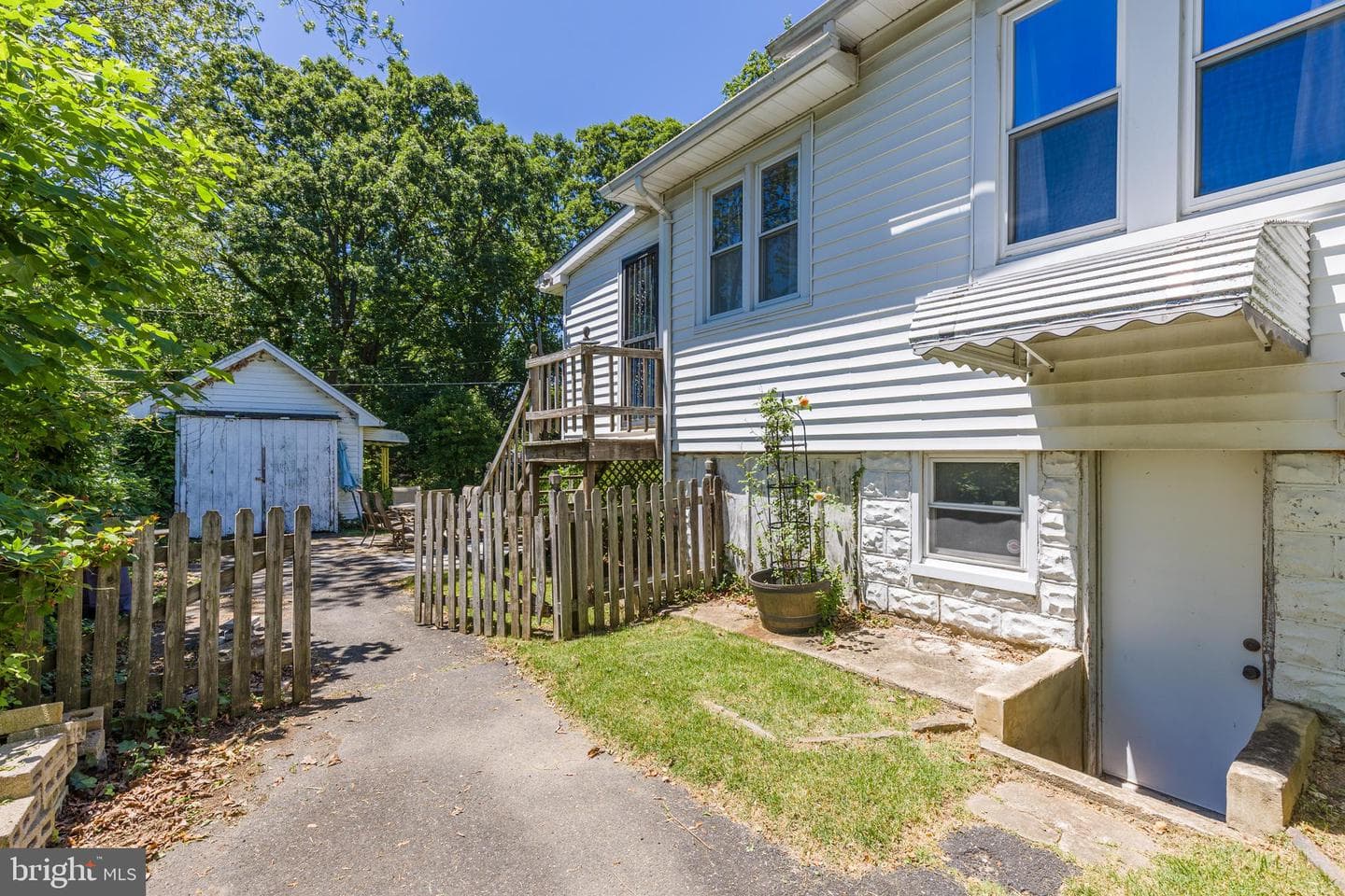 6426 Sherwood Road photo 37