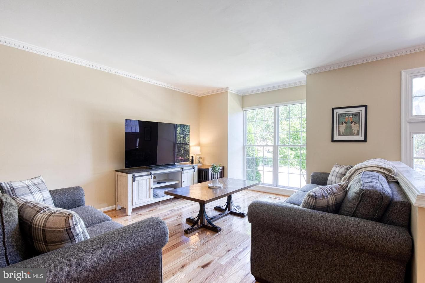 752 Leister Drive photo 3