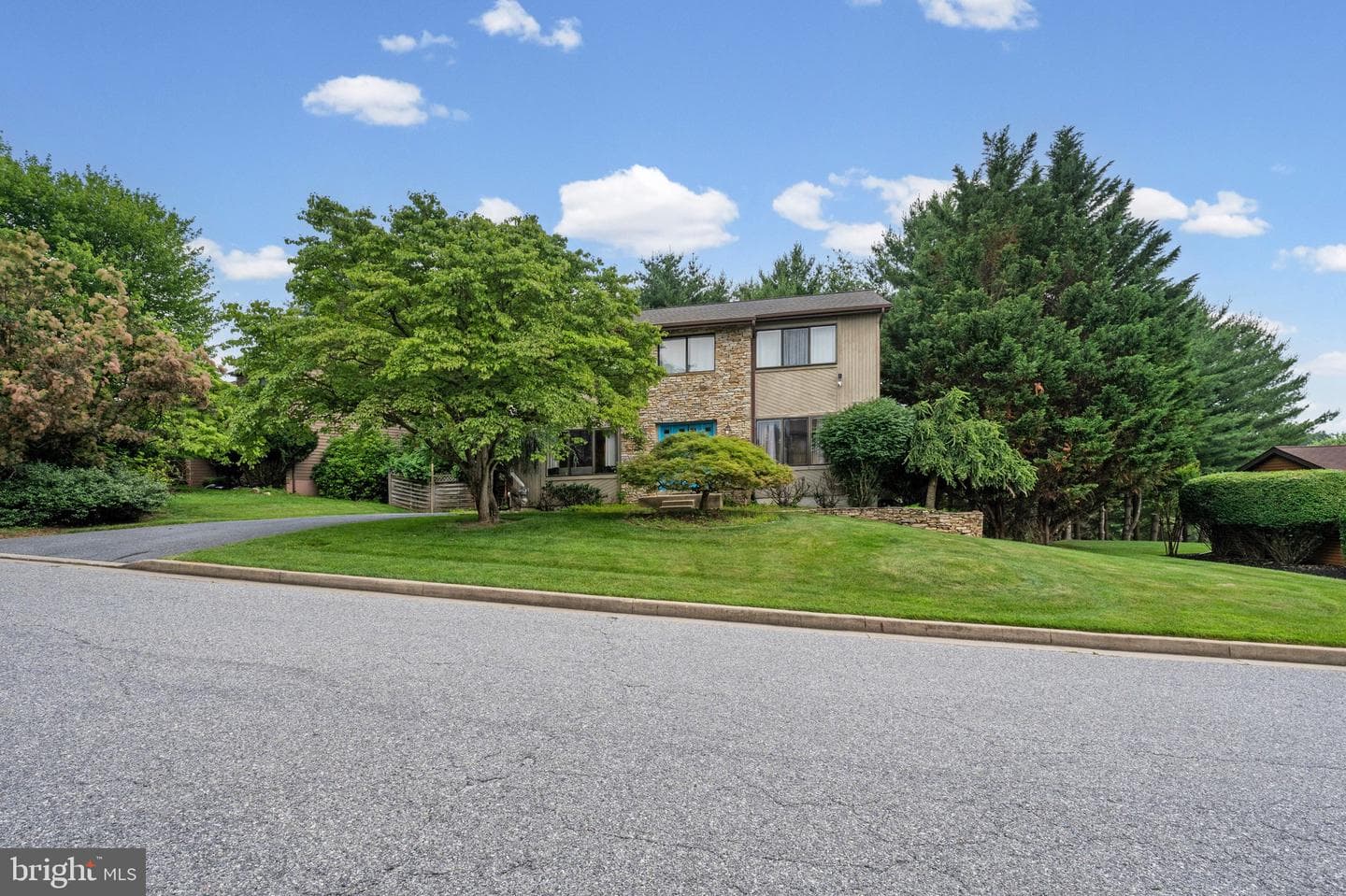 3 Oak Hill Court photo 41