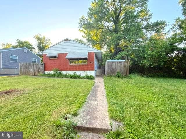 7840 Daniels Avenue photo 2