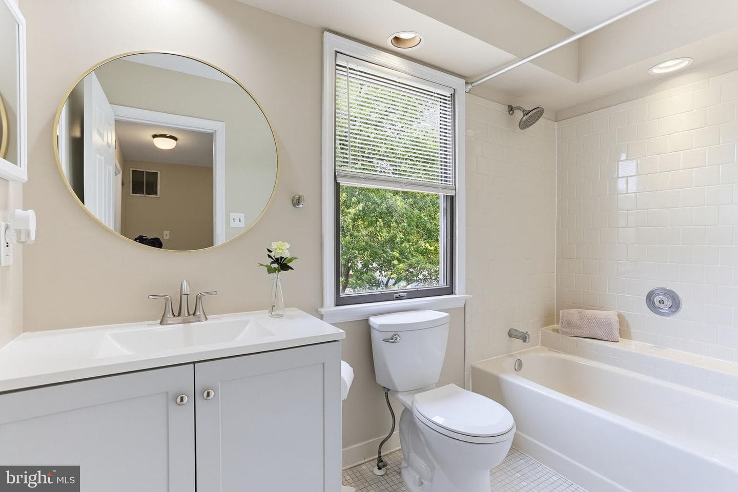 42 Rhodes Place photo 19