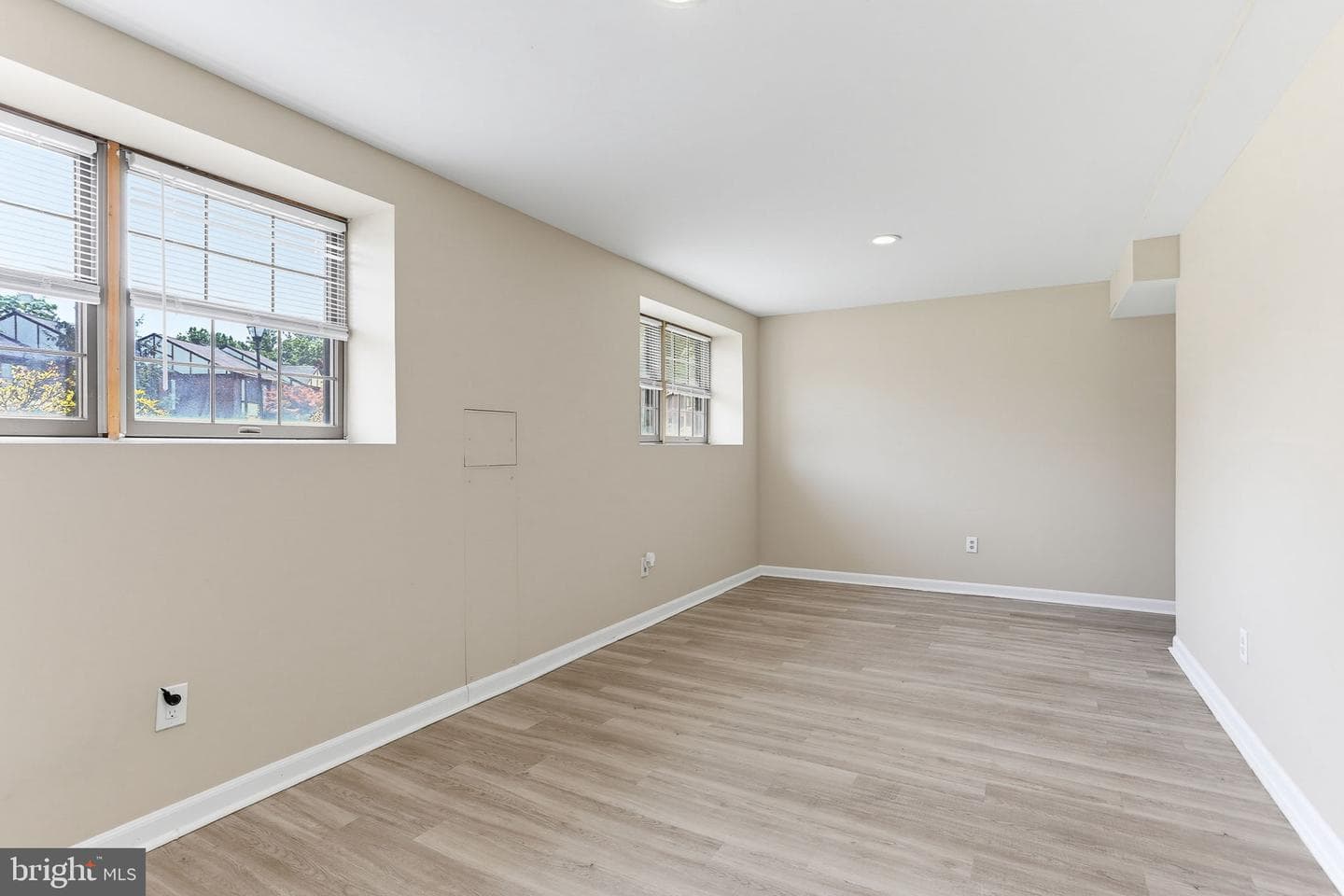 42 Rhodes Place photo 24