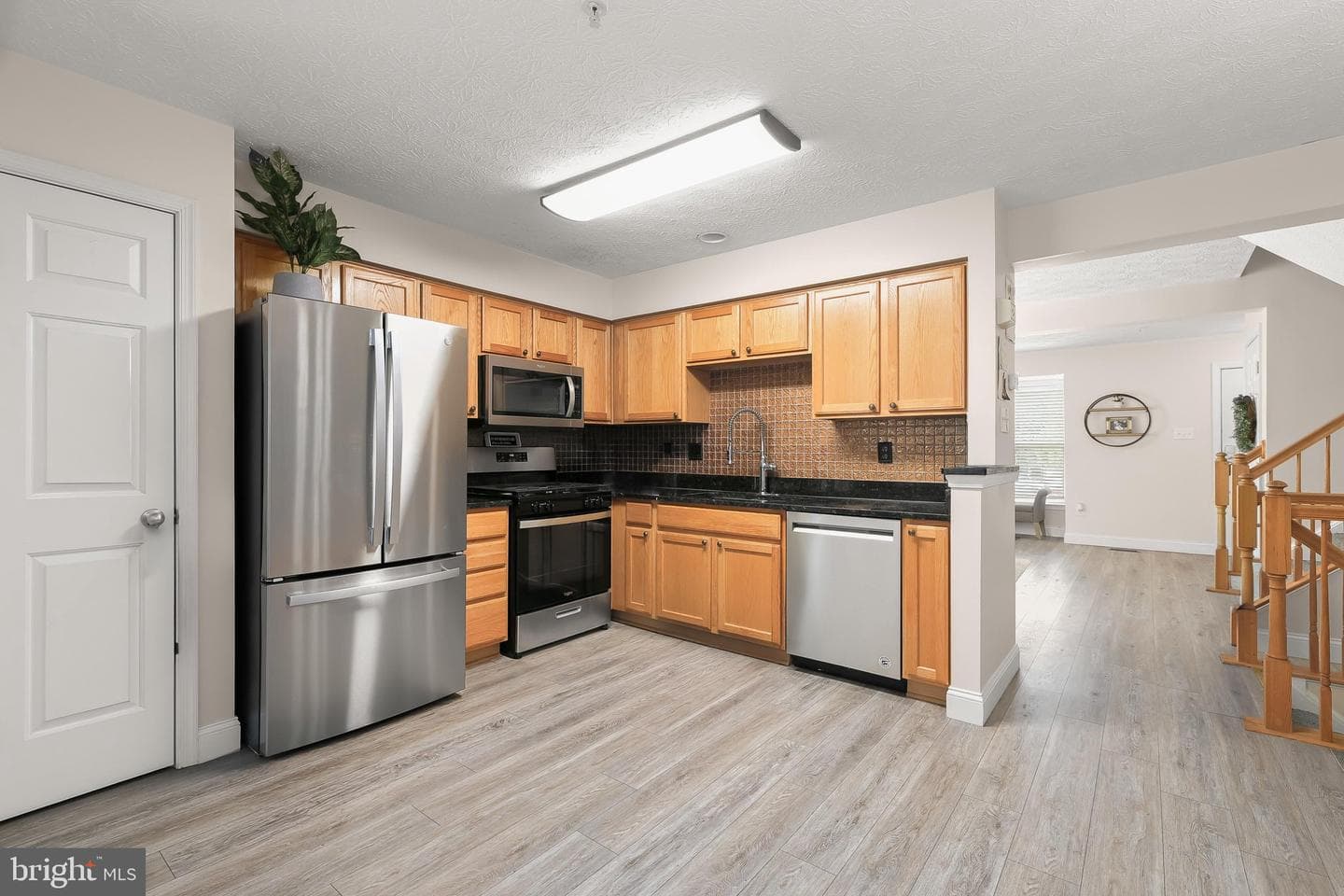 9831 Bayline Circle photo 6