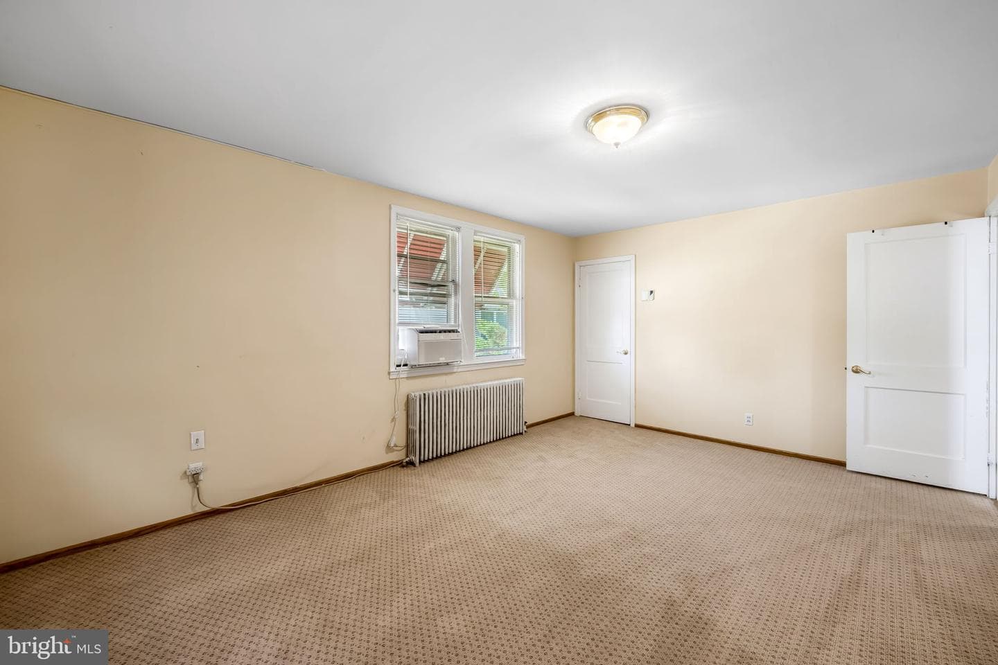 5321 Kenwood Avenue photo 17