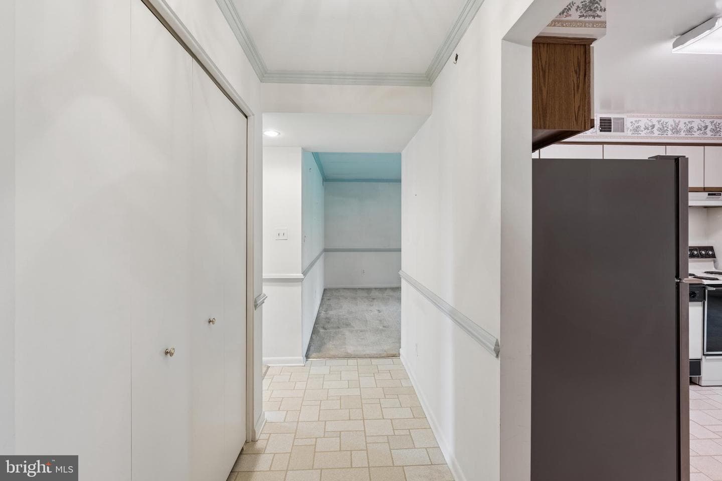 1 Lucan Court #301 photo 19