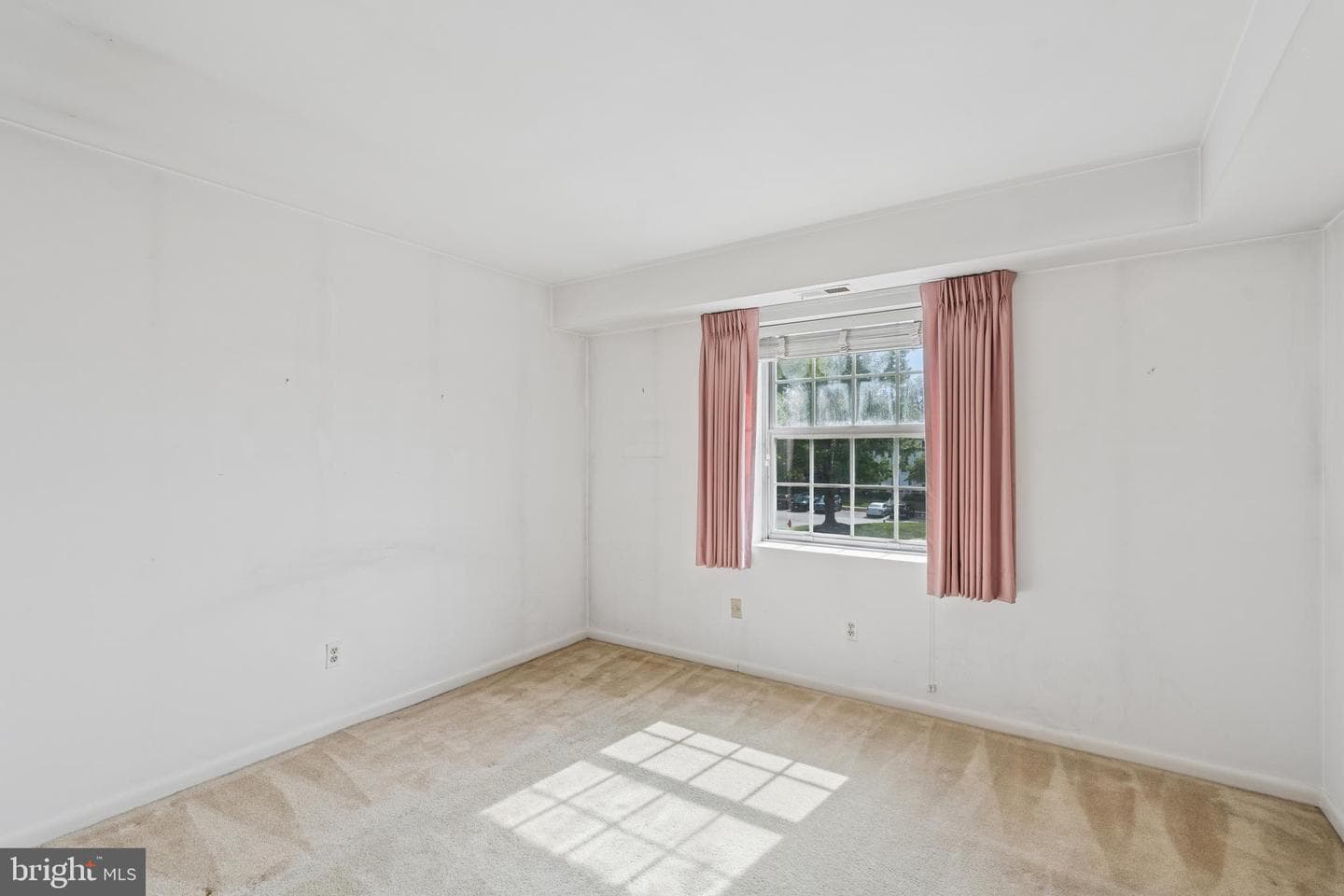 1 Lucan Court #301 photo 26