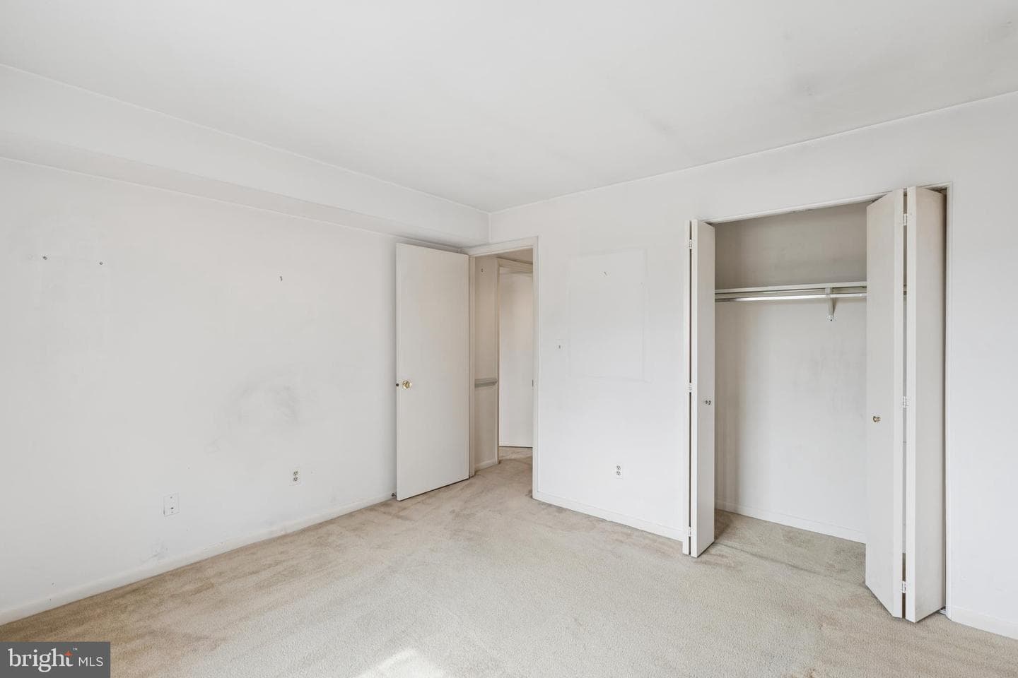 1 Lucan Court #301 photo 28