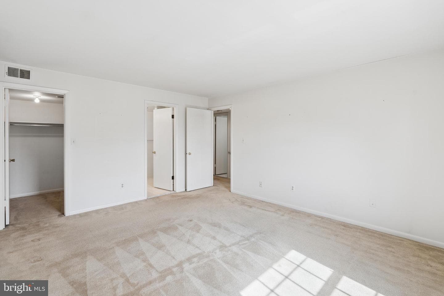 1 Lucan Court #301 photo 6