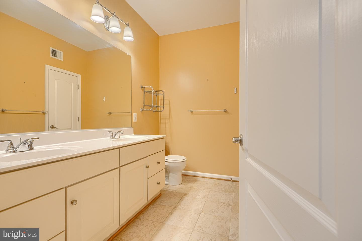 7201 Travertine Drive #104 photo 33