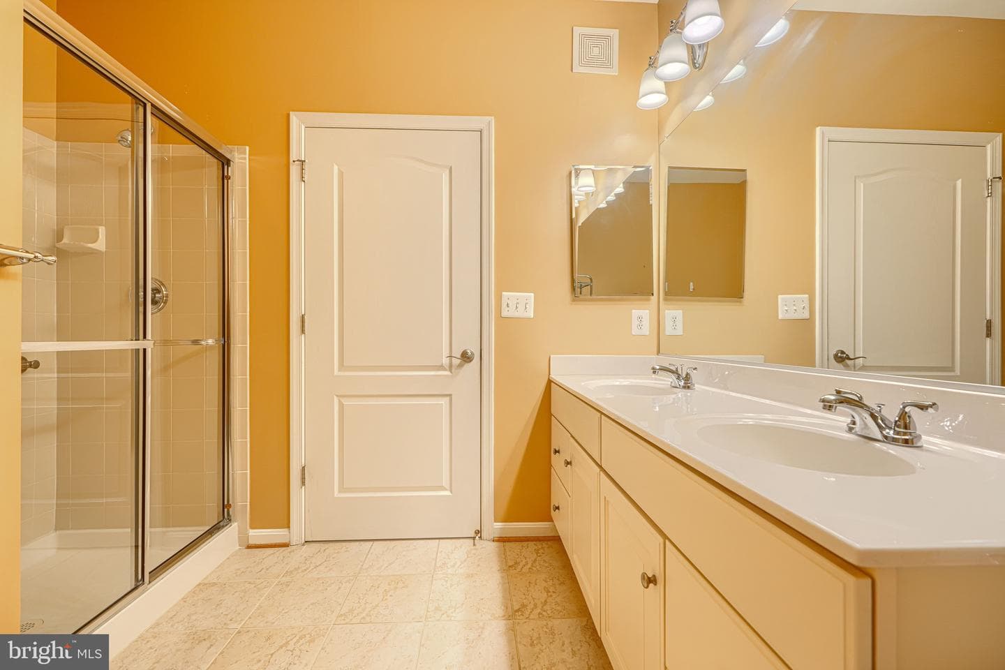 7201 Travertine Drive #104 photo 34