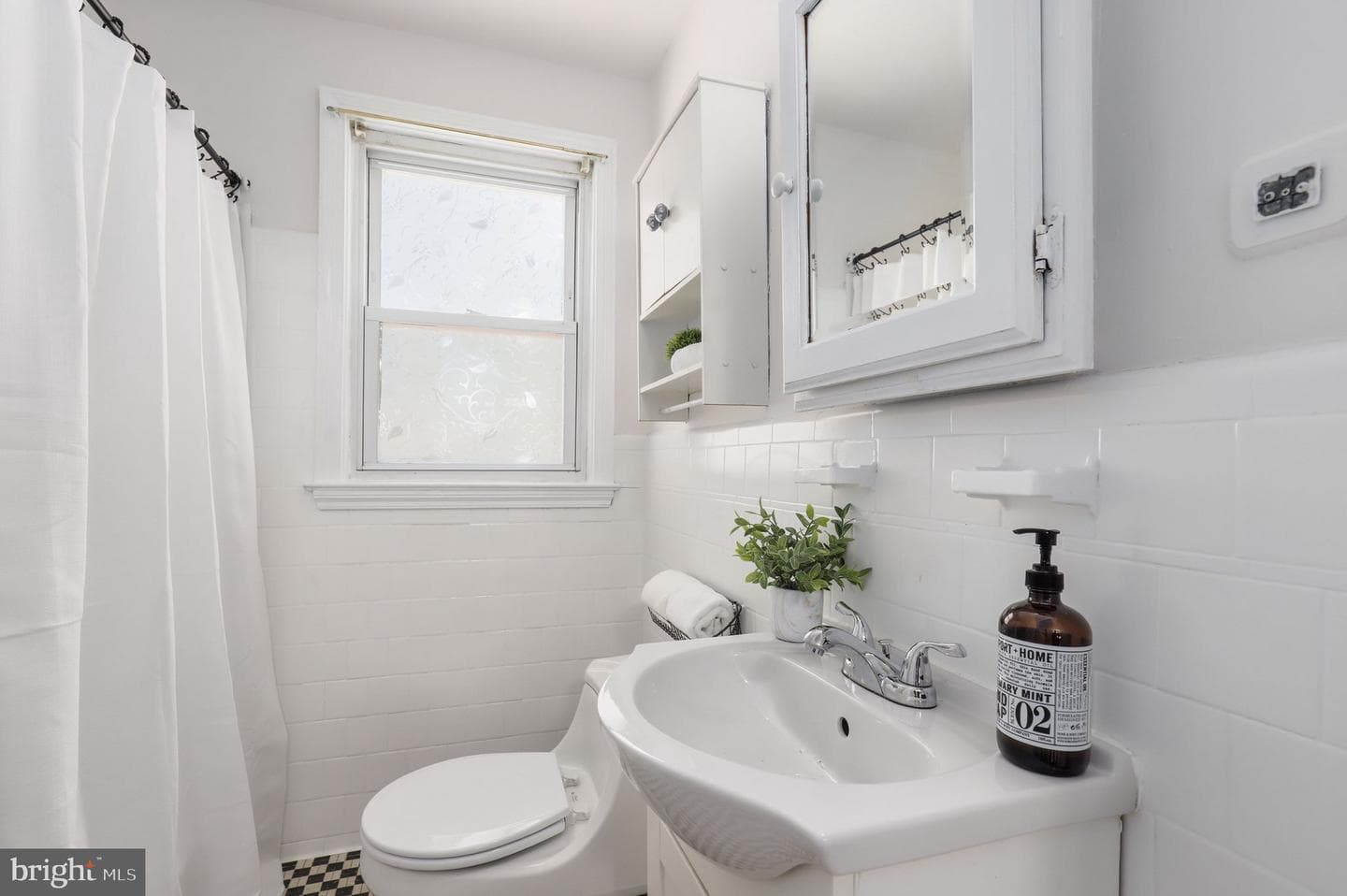 7 Lodge Road photo 13