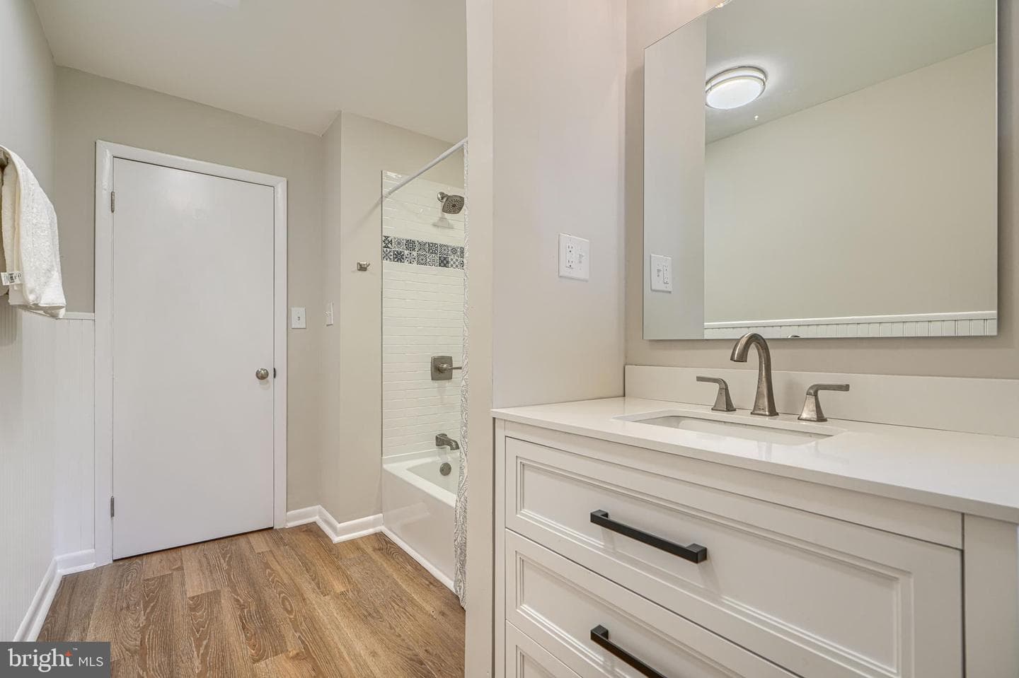 1237 48th Street photo 32