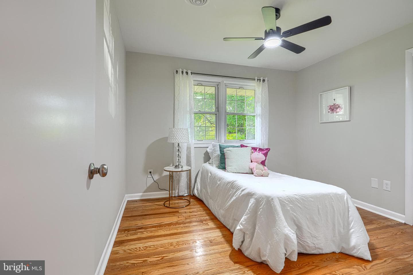 1237 48th Street photo 35