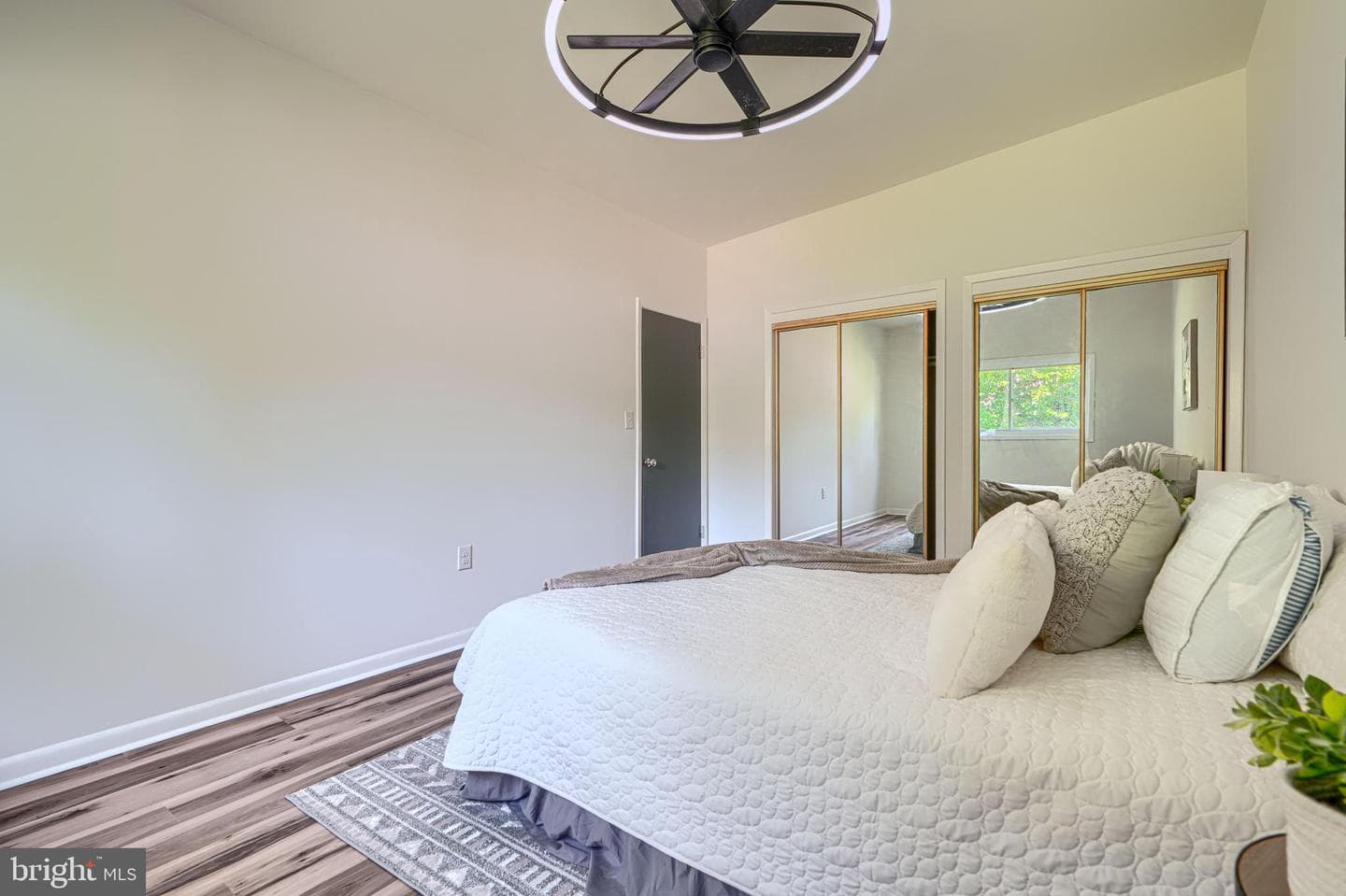 6821 Barnett Road photo 18