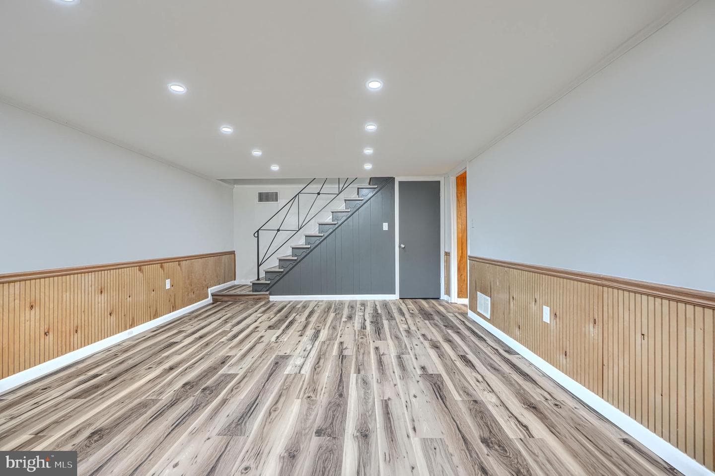 6821 Barnett Road photo 31