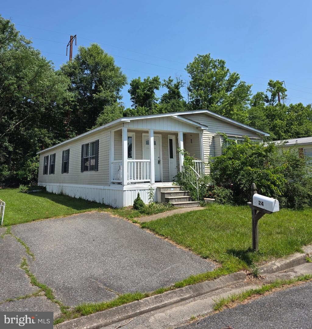 24 Tearose Dr photo 4