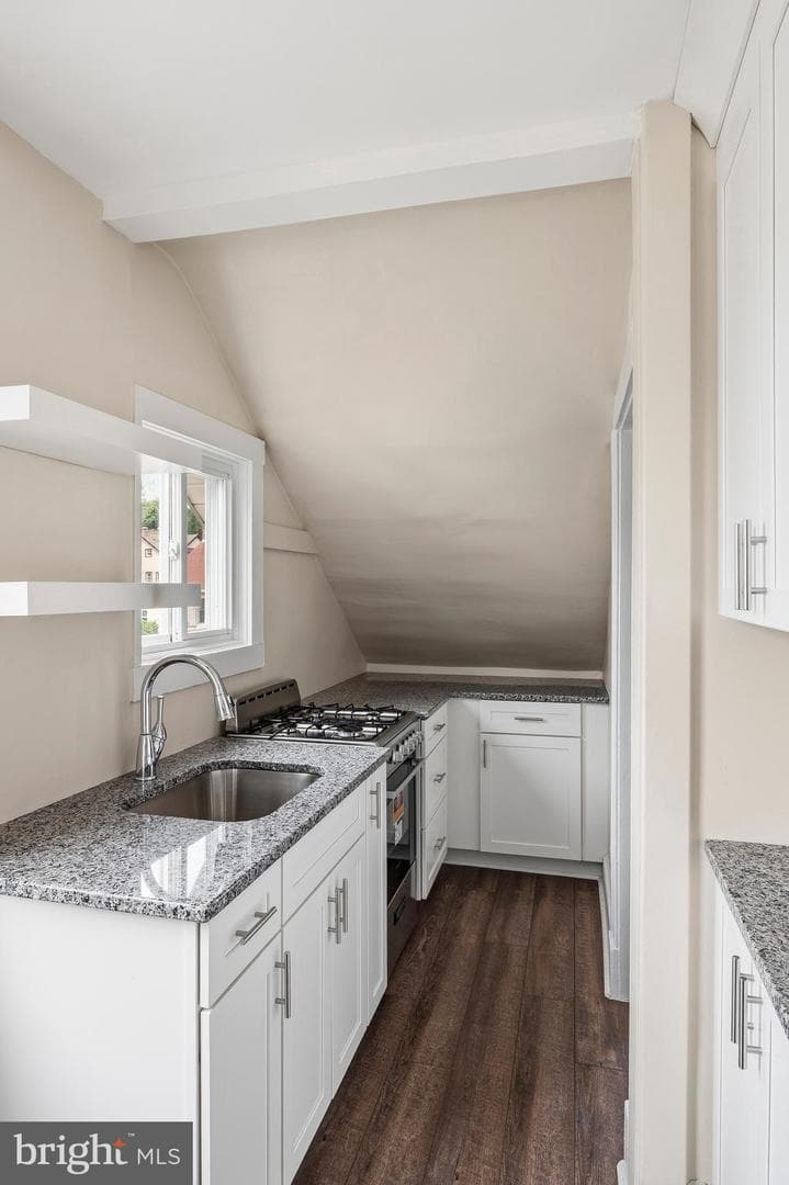 910 Saint Charles Avenue photo 33