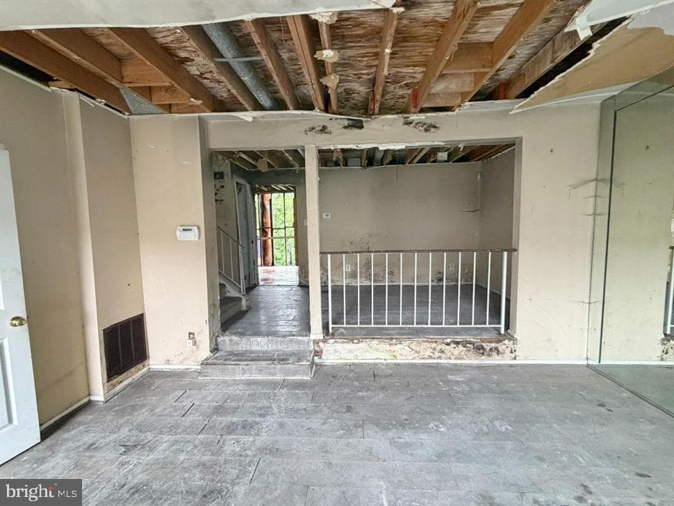 2039 Wintergreen Place photo 3
