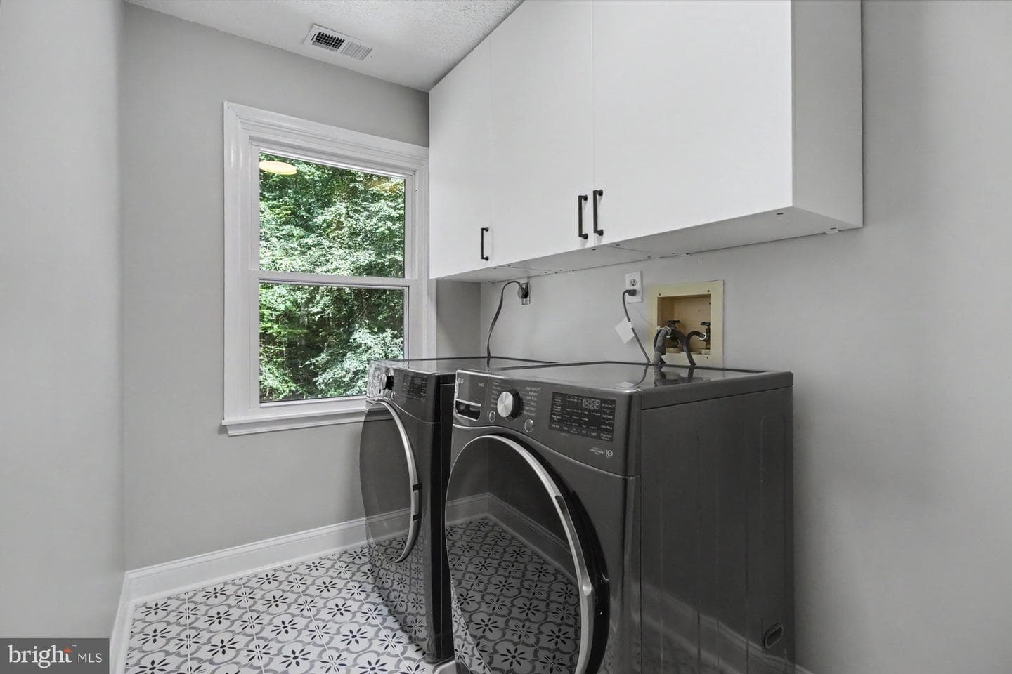 2100 Blue Mount Road photo 38
